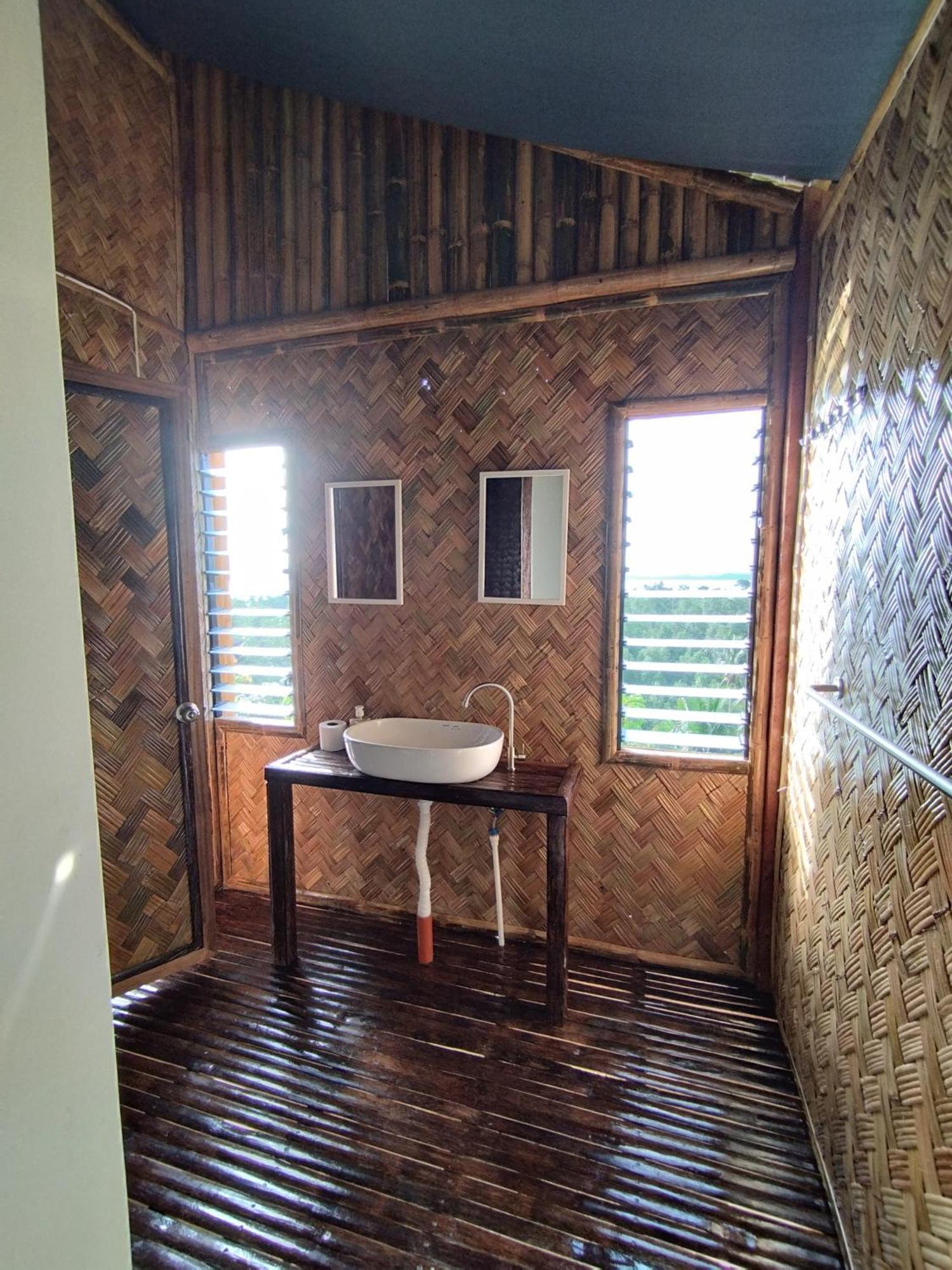 Ocean Green Eco Lodge Puerto Princesa Esterno foto