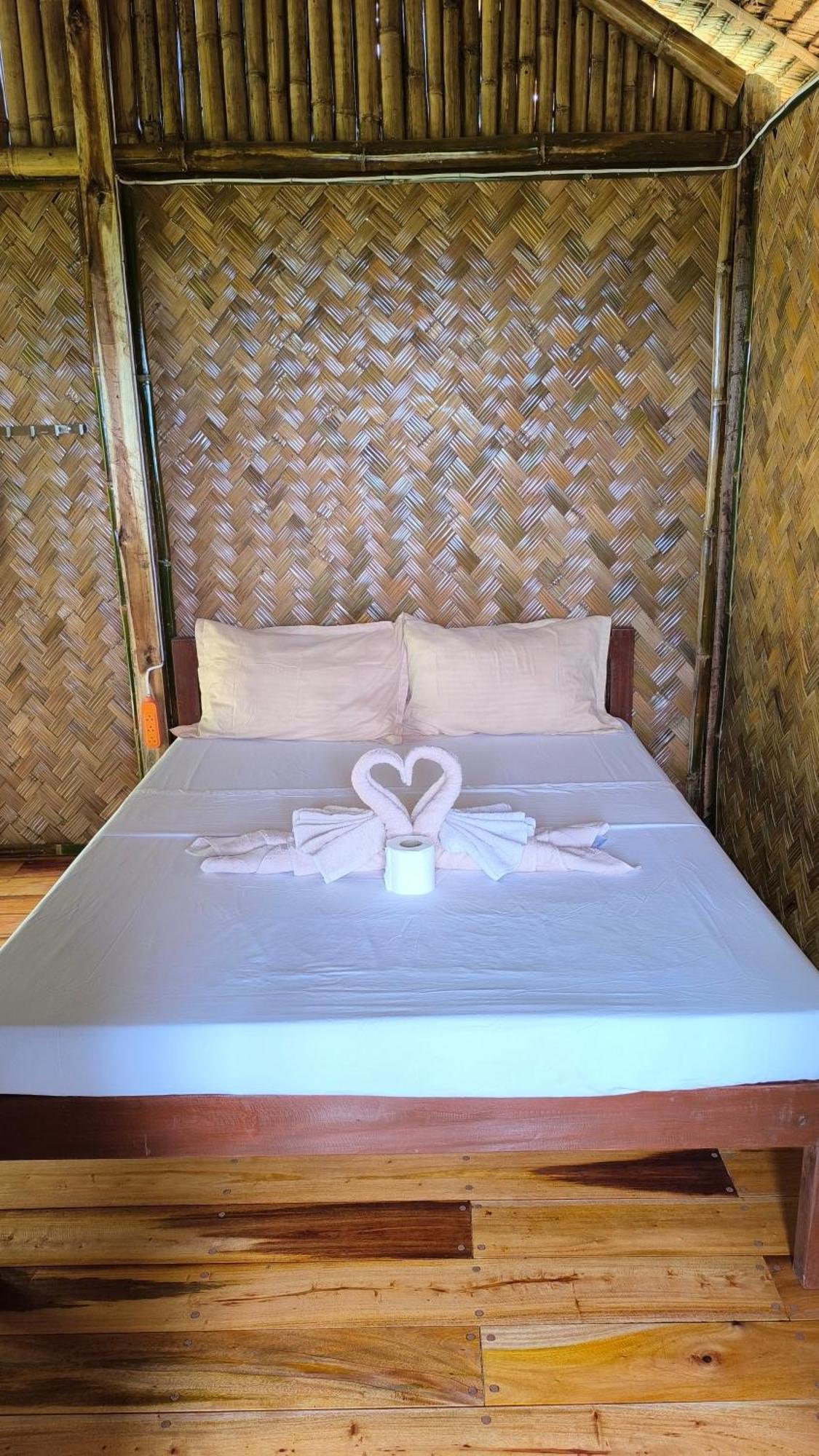 Ocean Green Eco Lodge Puerto Princesa Esterno foto
